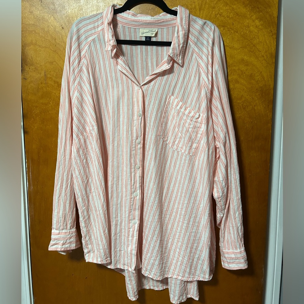 Universal Thread Button Down Shirt